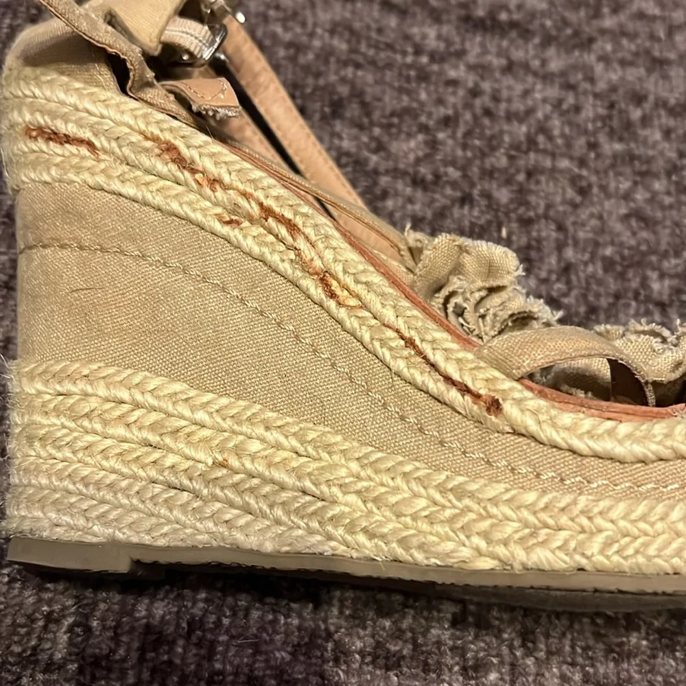 Nine West Sugareel Size 7 wedges camel colored